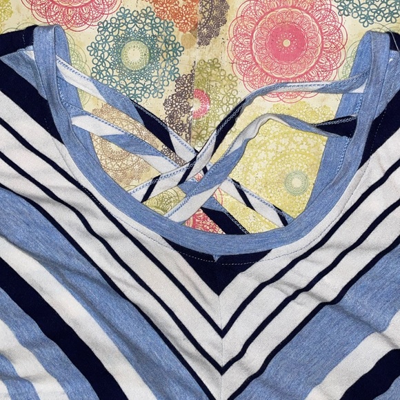 Cable & Gauge Petite Striped, Strappy Back Shortsleeved Top - Picture 3 of 9